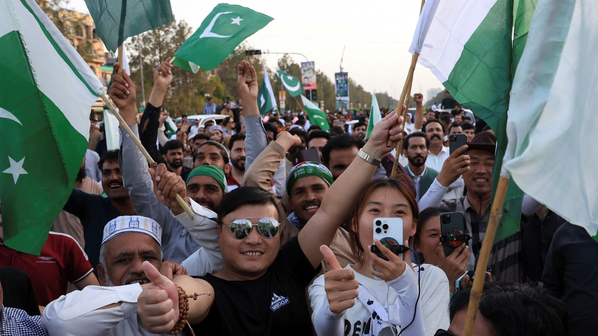 Unrest in Karachi as border clashes warm up on the border